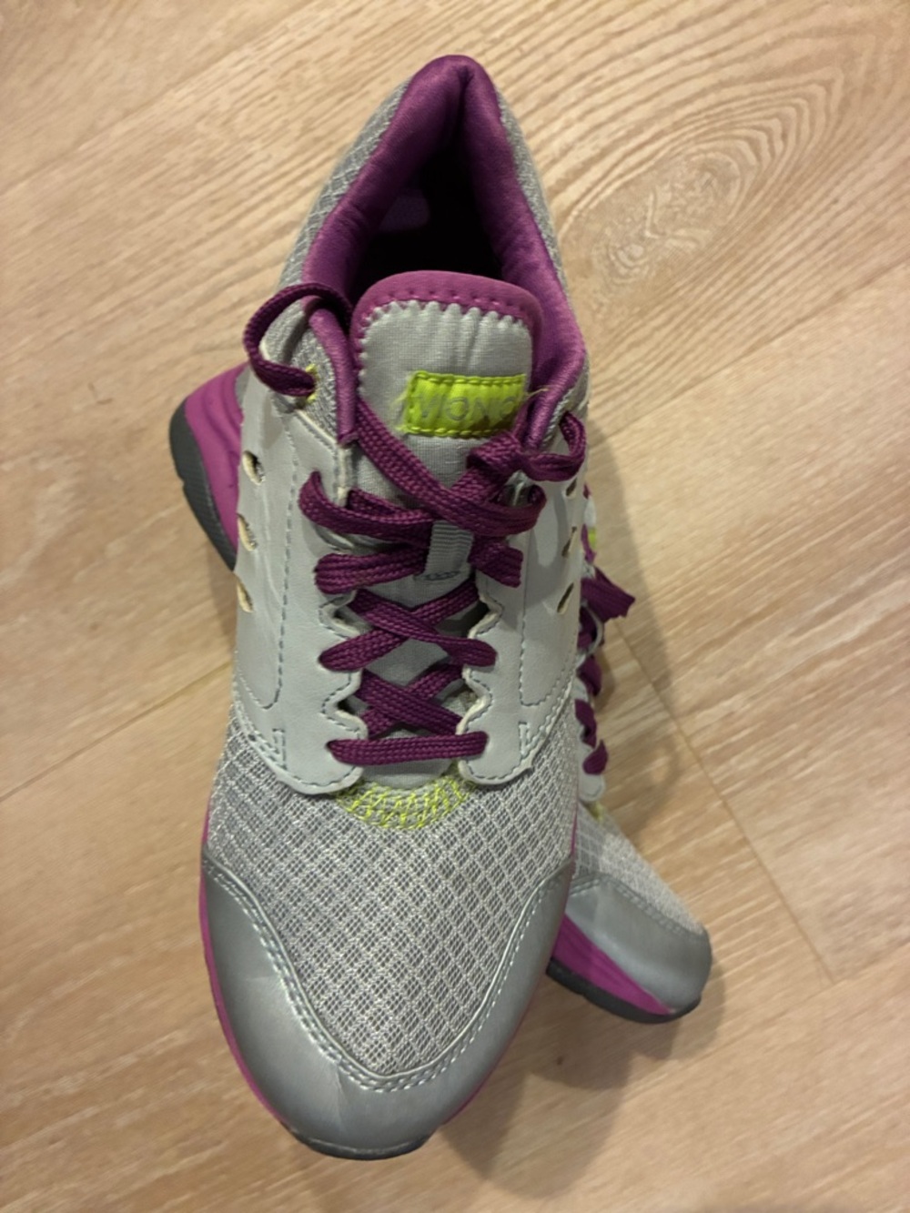 Women’s Vionic Gray Athletic Sneakers 1st Ray Technology Purple Accents Size 7. - Picture 2 of 11
